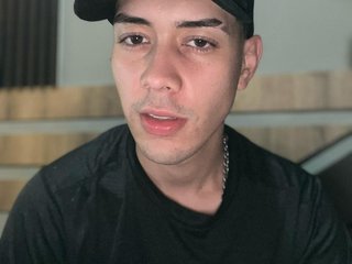 Alex900