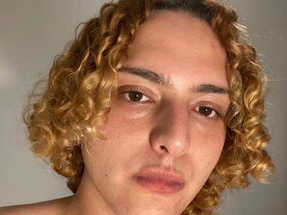AlexPinkVelvet