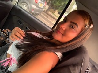 Alicia_white01