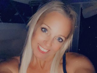 AlyssaXXX room chat