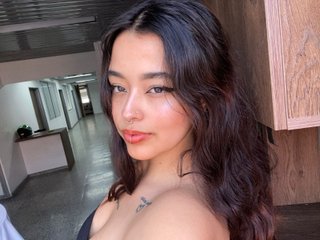 Ariana_Piercee