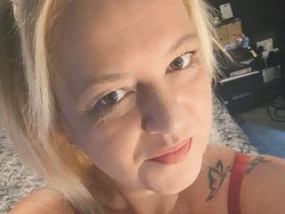 Big_and_Blonde