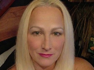 BlondeeGoldy