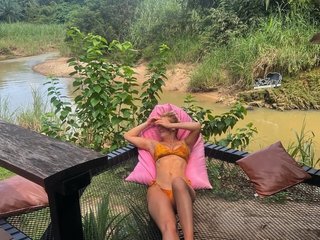 BlondieLuxe