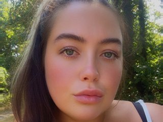 Brunette_Beautyy