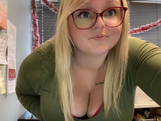 BustyAllie26