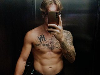 Casual_king_james