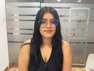 Chloe_Shine