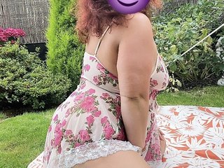 CurvyIsabella90