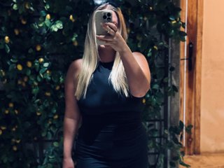 CurvyKylie_x