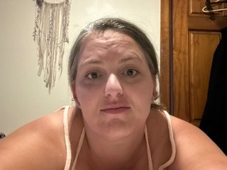 CurvyLouXXO