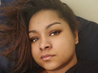 CurvyMilaxox