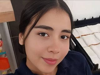 Danna_Petite
