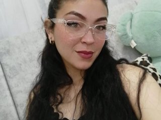 Emy_Brunette