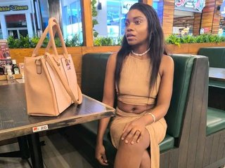 Freaky_ebonyQUEEN