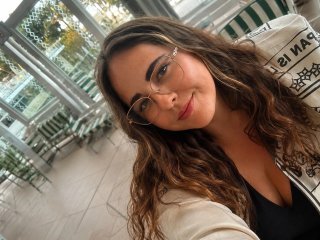 GirlsKissBetter