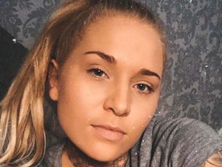 GreenEyesBlondeyUK