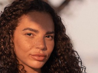 HoneyDollXO