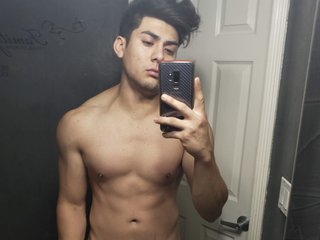 HornyKev24 live cam
