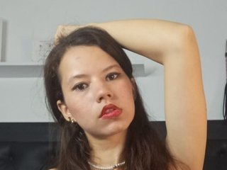 Jennifer_Lux