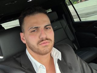 Kinkyyhandsome