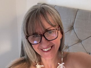 LILY_MATURE_UK_MILF