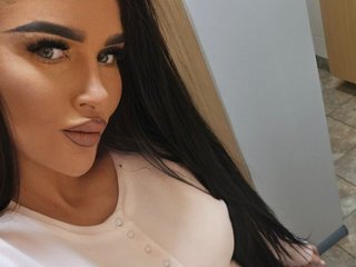 Lara_RoseX