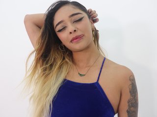 Laura_Bloom