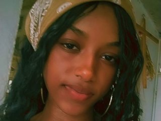 Laurahot10