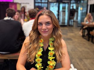 Lola_Peach40