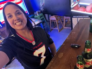 LonelyHousewife80
