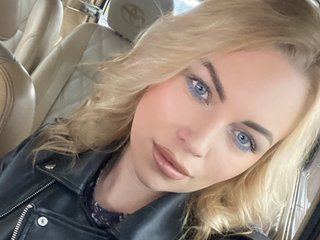 LoveBlondie21