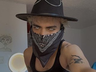 Maskedtatee