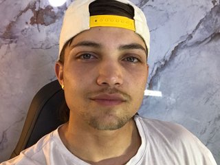 MaxxLouis