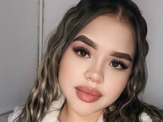 MelodieCooper18