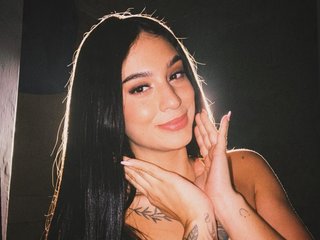 Mia_Grey77