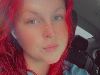 PrettyRedHeadLisa