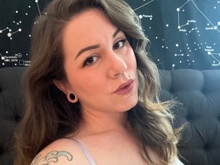 ReneaGirlNextDoor room chat