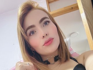 Sarah_Santamaria