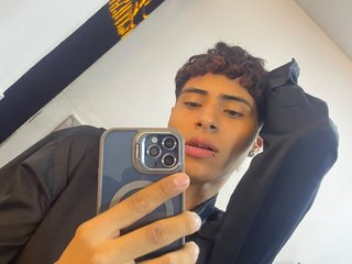 Scarlett_Royale