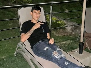 Sebas_bigcockea