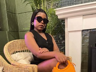 SexyCurvyBabe_077