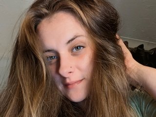 Shy_girlnextdoor