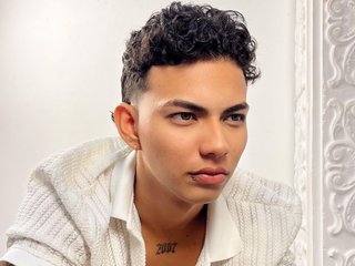 Stuart_cum21
