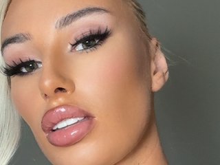 Tinyblondee