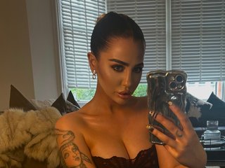 VelvetVonBlack_UK