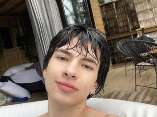 angelo_duarte room chat