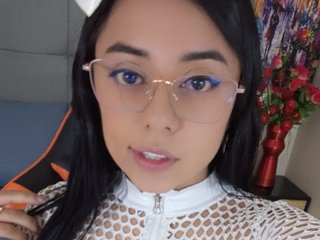 cloeewhite