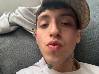 johan_hot37