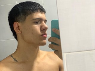 luca_white01